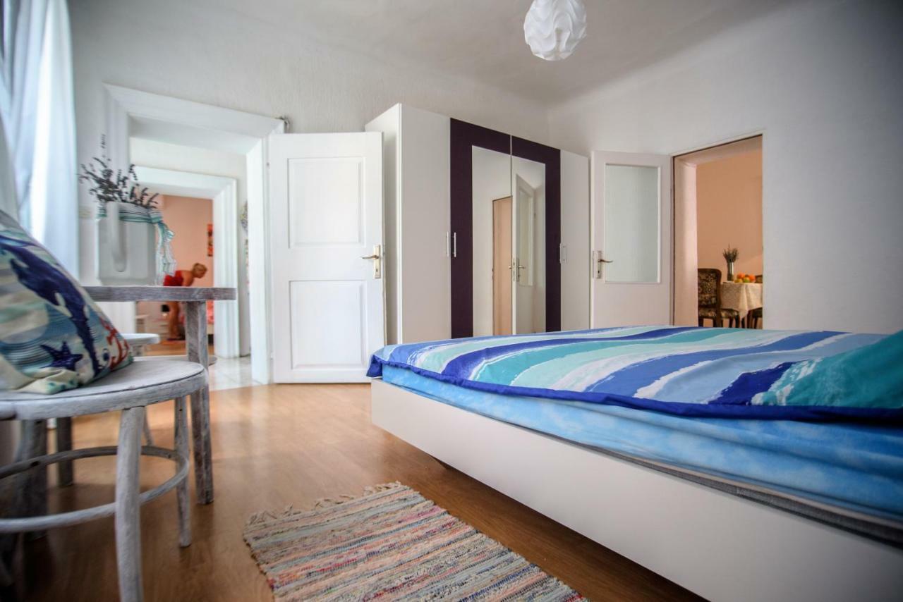 Apartment Dolores Cres Exteriör bild